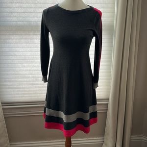 Vince Camuto Fit N Flare Sweater Dress Dark Light Gray Pink Striped Hem Sleeves